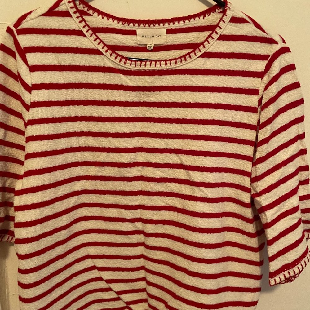 Classic White/Red Striped T-Shirt, detailing along sleeves and neckline